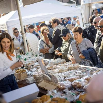Mantova Festa Della Sbrisolona Viaggi Di Gruppo Pullman